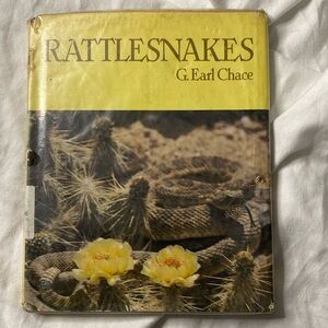 Rattlesnakes by G. Earl Chace Hardcover Childrens Library Book Learning 1984 GUC